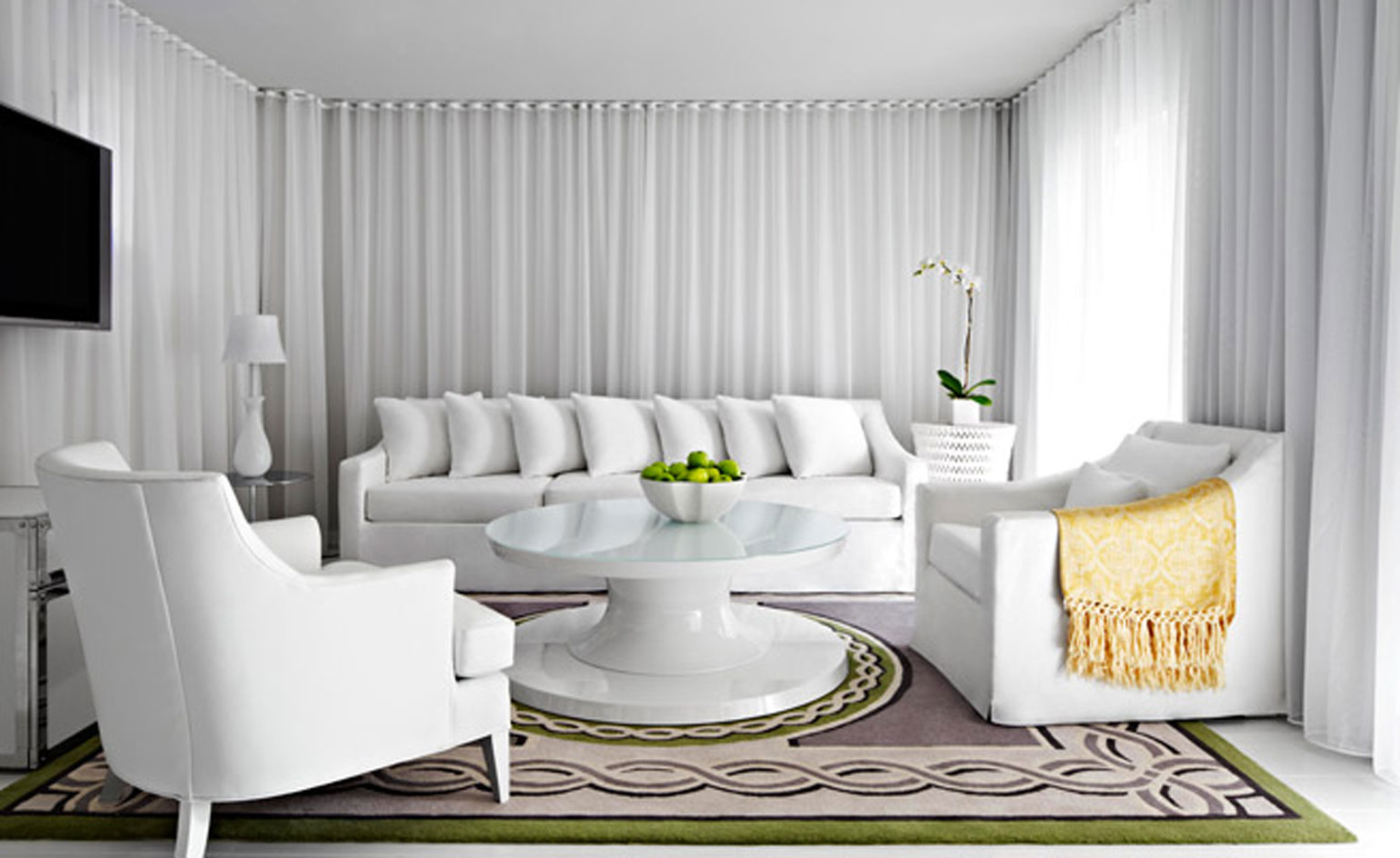 The Delano Miami Beach, Art Deco facade and pool