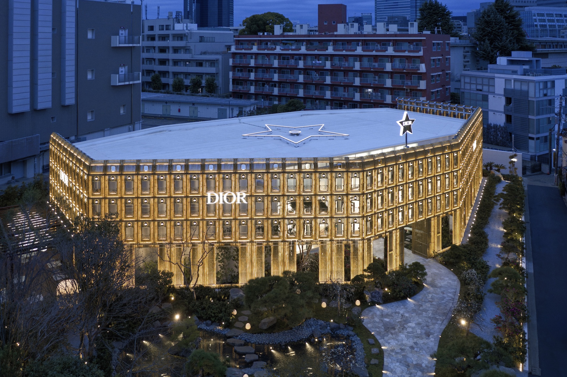 Dior Bamboo Pavilion, Daikanyama Tokyo, golden bamboo facade