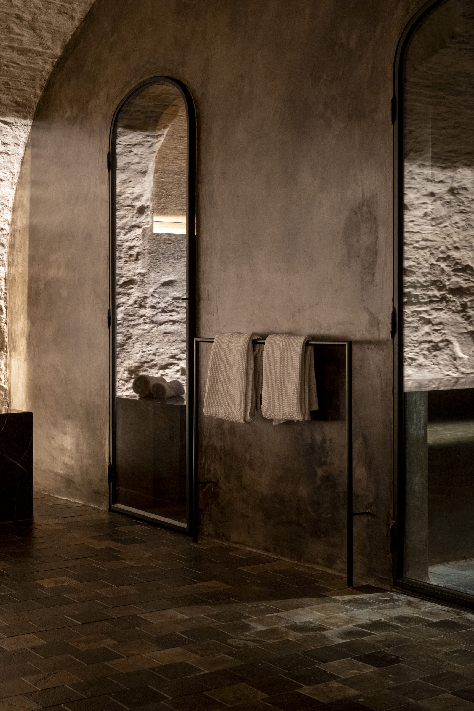 A bedroom at Hotel Julien Antwerp with linen and marble